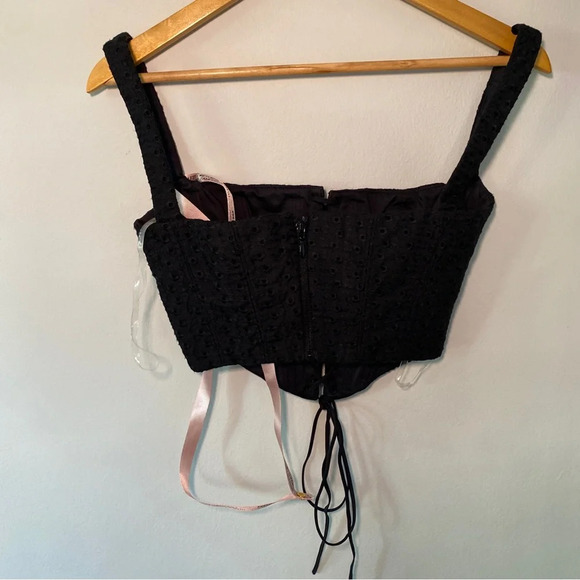 House of Cb Lace-Up Eyelet Crop Top Back Zipper Closure Adjustable Straps XS NWT - Picture 2 of 4